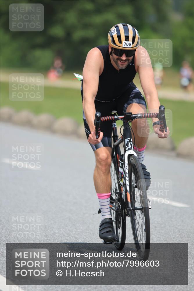21.06.2025 - 27. Vierlanden-Triathlon H.Heesch http://msf.ph/oto/7996603 15.06.2025 12:22:23 Radfahren 706, 883, 884 meine-sportfotos.de