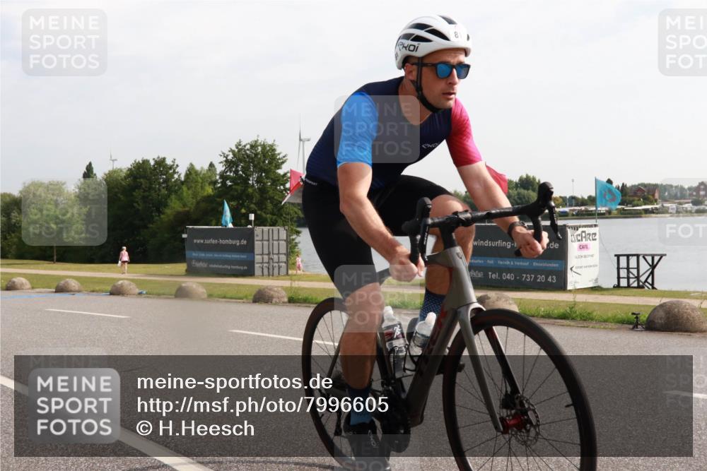 15.06.2025 - 27. Vierlanden-Triathlon H.Heesch http://msf.ph/oto/7996605 15.06.2025 09:26:35 Radfahren 81, 84, 187 meine-sportfotos.de
