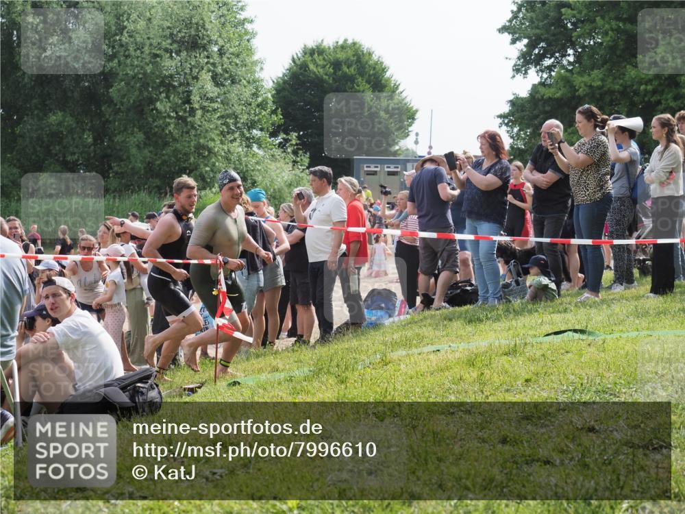 15.06.2025 - 27. Vierlanden-Triathlon KatJ http://msf.ph/oto/7996610 15.06.2025 09:55:34 Schwimmen 272, 316, 327, 329, 335, 348, 353, 548 meine-sportfotos.de