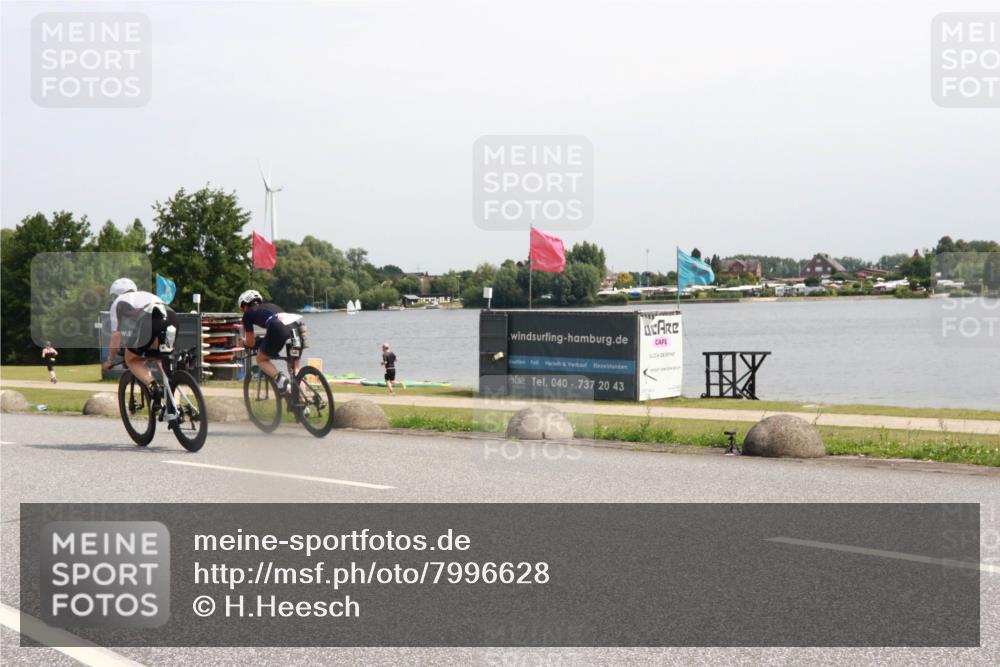 21.06.2025 - 27. Vierlanden-Triathlon H.Heesch http://msf.ph/oto/7996628 15.06.2025 11:30:59 Radfahren 167, 228, 639, 651, 891, 926, 980 meine-sportfotos.de