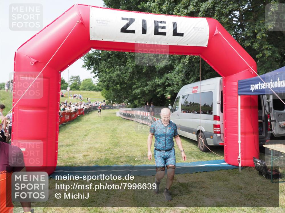 21.06.2025 - 27. Vierlanden-Triathlon MichiJ http://msf.ph/oto/7996639 15.06.2026 11:20:06 Ziel 414 meine-sportfotos.de