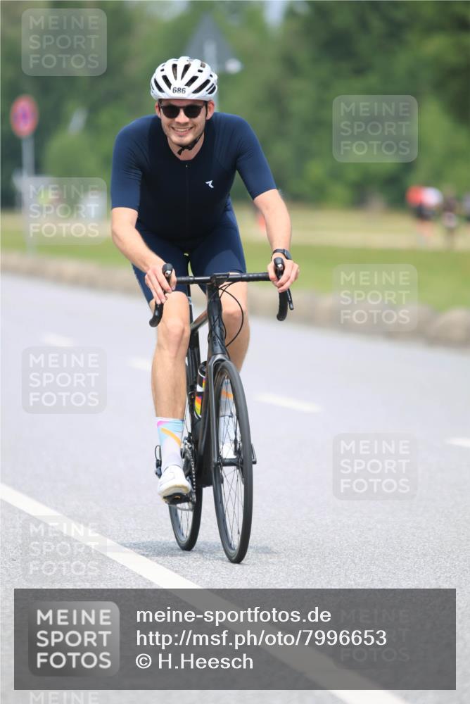 21.06.2025 - 27. Vierlanden-Triathlon H.Heesch http://msf.ph/oto/7996653 15.06.2025 12:14:55 Radfahren 207, 686, 868, 1039, 1040, 1042, 1043 meine-sportfotos.de