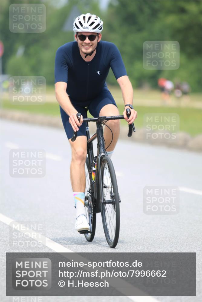 21.06.2025 - 27. Vierlanden-Triathlon H.Heesch http://msf.ph/oto/7996662 15.06.2025 12:14:55 Radfahren 207, 686, 868, 1039, 1040, 1042, 1043 meine-sportfotos.de