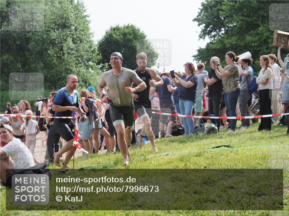 15.06.2025 - 27. Vierlanden-Triathlon KatJ http://msf.ph/oto/7996673 15.06.2025 09:55:35 Schwimmen 272, 316, 327, 329, 335, 353, 548 meine-sportfotos.de