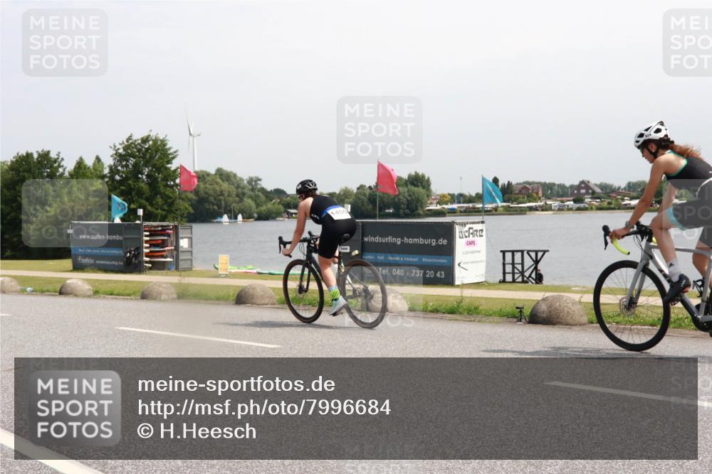 21.06.2025 - 27. Vierlanden-Triathlon H.Heesch http://msf.ph/oto/7996684 15.06.2025 11:31:06 Radfahren 228, 651, 891, 931, 980 meine-sportfotos.de