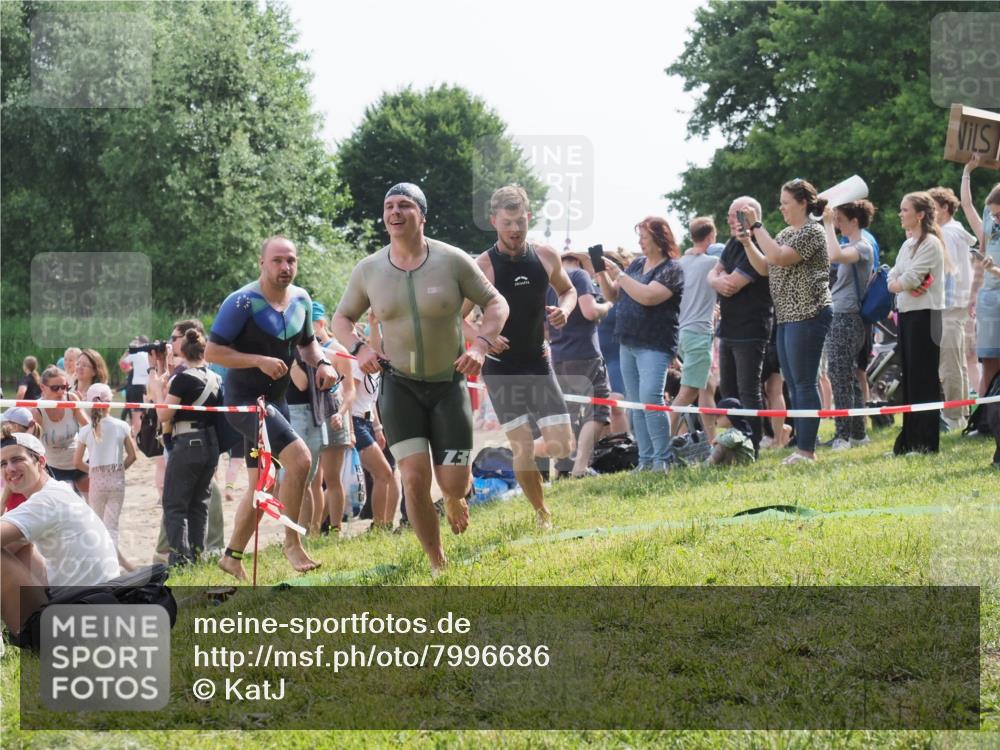 15.06.2025 - 27. Vierlanden-Triathlon KatJ http://msf.ph/oto/7996686 15.06.2025 09:55:35 Schwimmen 272, 316, 327, 329, 335, 353, 548 meine-sportfotos.de
