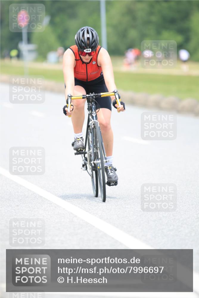 21.06.2025 - 27. Vierlanden-Triathlon H.Heesch http://msf.ph/oto/7996697 15.06.2025 12:15:05 Radfahren 868, 894, 910 meine-sportfotos.de