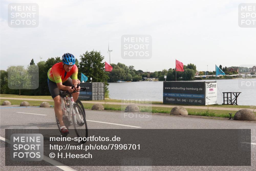 15.06.2025 - 27. Vierlanden-Triathlon H.Heesch http://msf.ph/oto/7996701 15.06.2025 09:28:55 Radfahren 172, 183, 233 meine-sportfotos.de