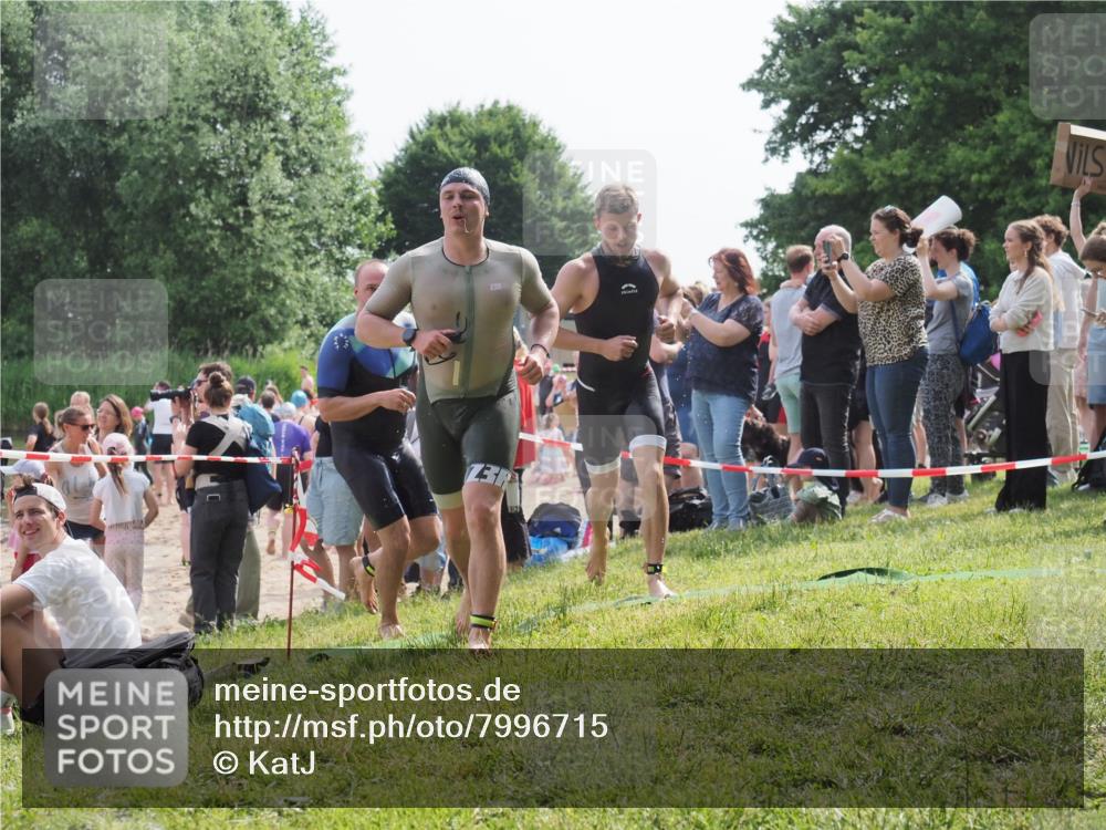 15.06.2025 - 27. Vierlanden-Triathlon KatJ http://msf.ph/oto/7996715 15.06.2025 09:55:35 Schwimmen 272, 316, 327, 329, 335, 353, 548 meine-sportfotos.de