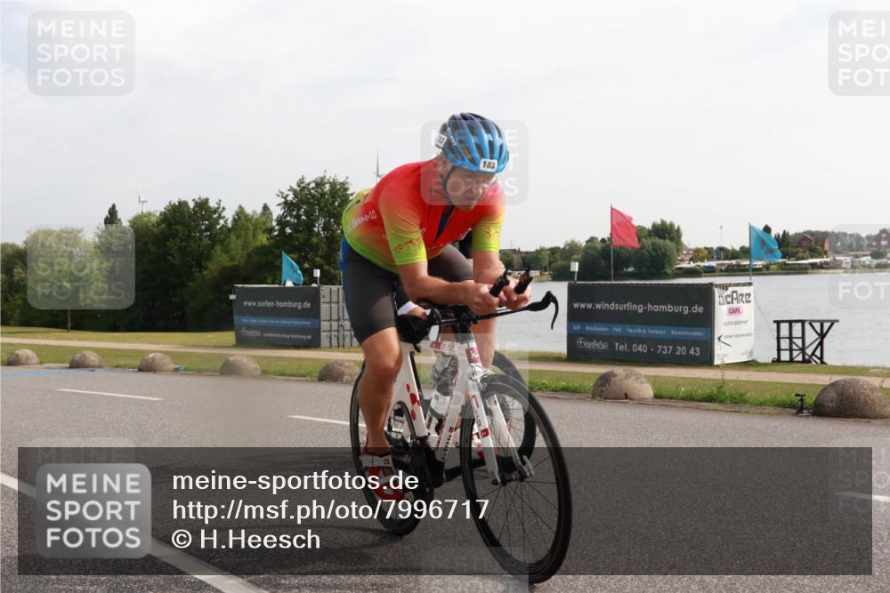 15.06.2025 - 27. Vierlanden-Triathlon H.Heesch http://msf.ph/oto/7996717 15.06.2025 09:28:55 Radfahren 172, 183, 233 meine-sportfotos.de