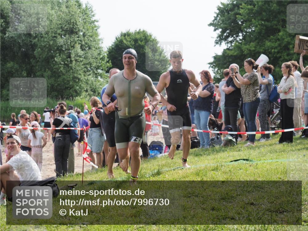 15.06.2025 - 27. Vierlanden-Triathlon KatJ http://msf.ph/oto/7996730 15.06.2025 09:55:35 Schwimmen 272, 316, 327, 329, 335, 353, 548 meine-sportfotos.de