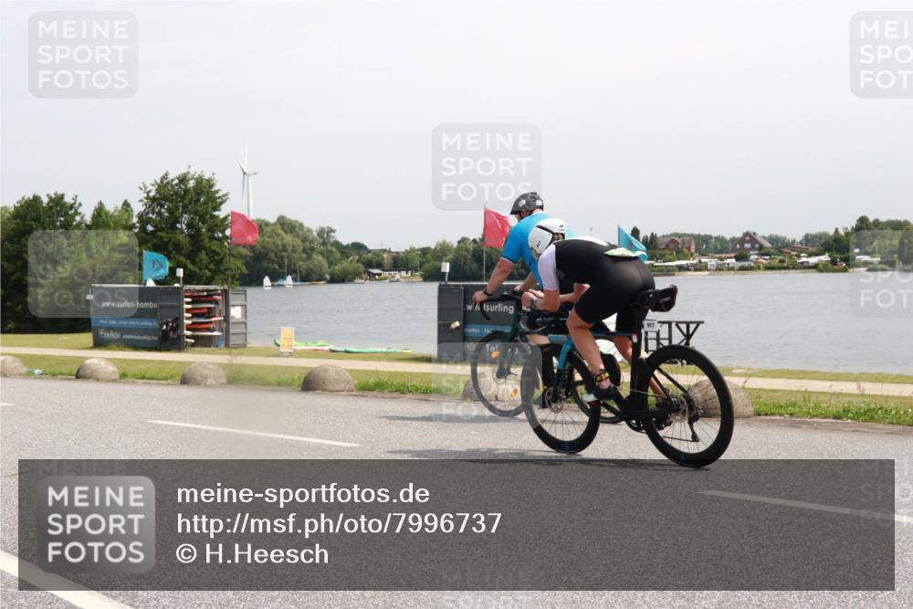 21.06.2025 - 27. Vierlanden-Triathlon H.Heesch http://msf.ph/oto/7996737 15.06.2025 11:31:11 Radfahren 713, 895, 924, 1400 meine-sportfotos.de