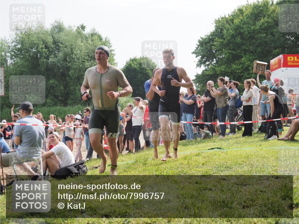 15.06.2025 - 27. Vierlanden-Triathlon KatJ http://msf.ph/oto/7996757 15.06.2025 09:55:36 Schwimmen 272, 316, 327, 329, 335, 353, 548 meine-sportfotos.de