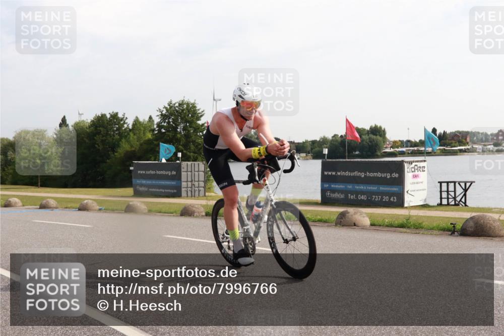 15.06.2025 - 27. Vierlanden-Triathlon H.Heesch http://msf.ph/oto/7996766 15.06.2025 09:30:09 Radfahren 109, 115, 139, 167 meine-sportfotos.de