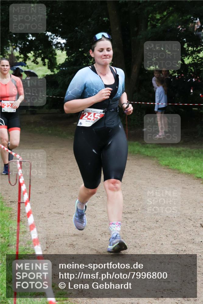 21.06.2025 - 27. Vierlanden-Triathlon Lena Gebhardt http://msf.ph/oto/7996800 15.06.2025 13:53:42 Laufen 4, 202, 245 meine-sportfotos.de