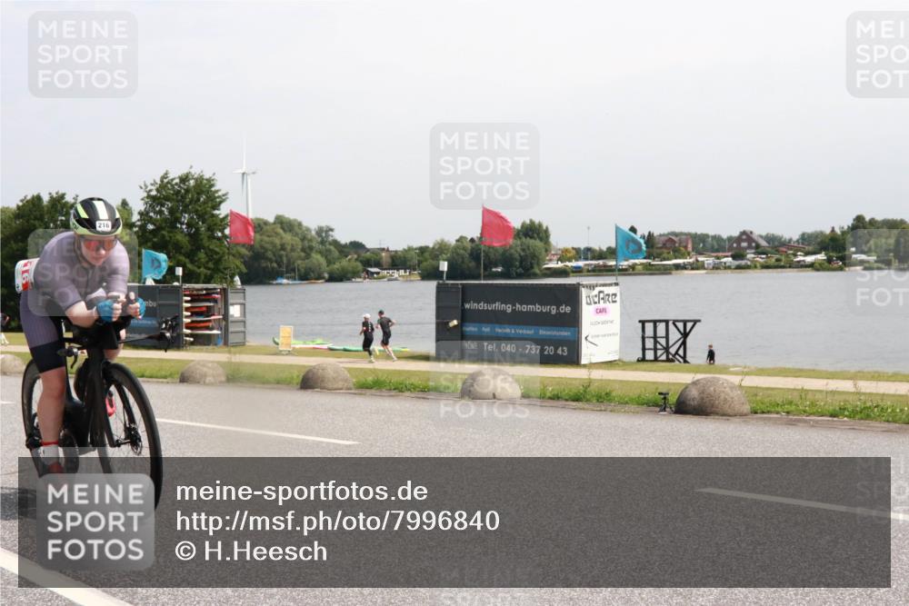21.06.2025 - 27. Vierlanden-Triathlon H.Heesch http://msf.ph/oto/7996840 15.06.2025 11:31:21 Radfahren 216, 941 meine-sportfotos.de