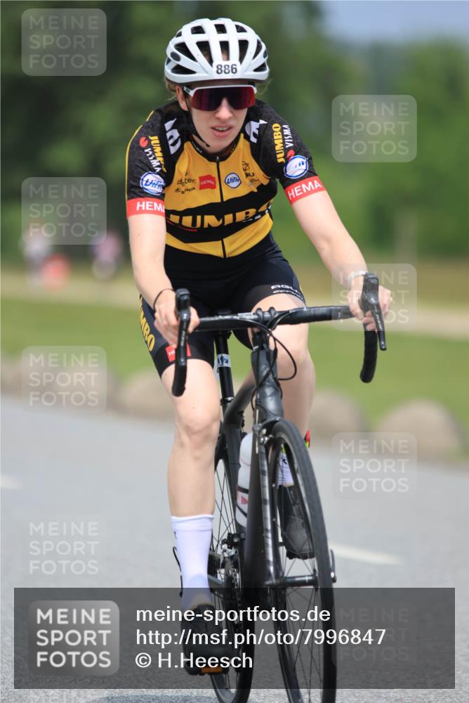21.06.2025 - 27. Vierlanden-Triathlon H.Heesch http://msf.ph/oto/7996847 15.06.2025 12:22:46 Radfahren 886, 894, 934 meine-sportfotos.de