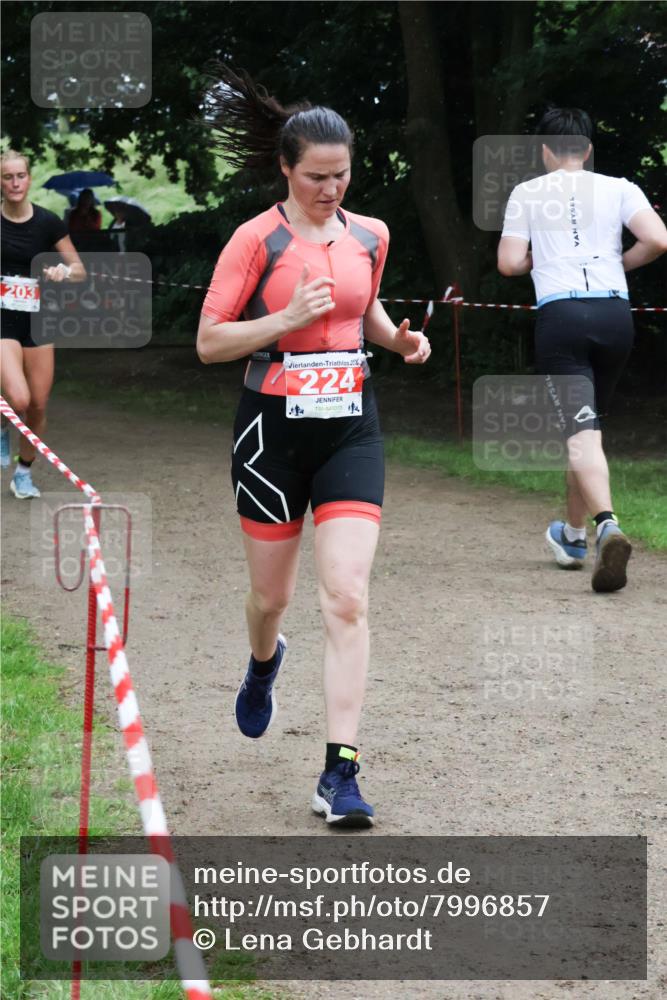 21.06.2025 - 27. Vierlanden-Triathlon Lena Gebhardt http://msf.ph/oto/7996857 15.06.2025 13:53:43 Laufen 203 meine-sportfotos.de