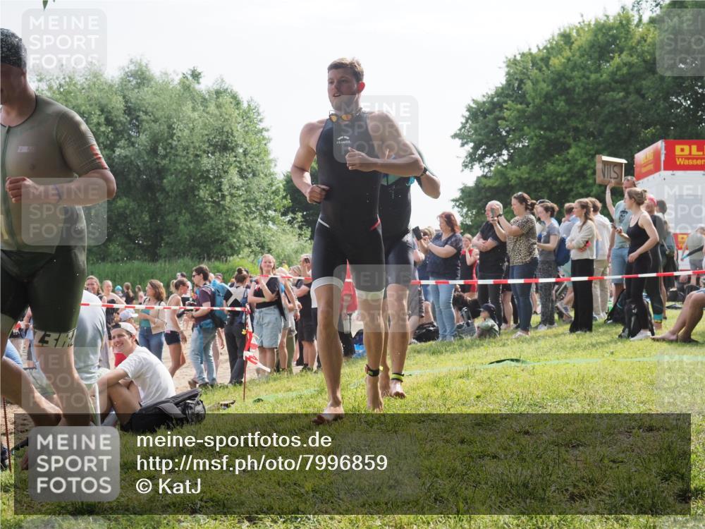 15.06.2025 - 27. Vierlanden-Triathlon KatJ http://msf.ph/oto/7996859 15.06.2025 09:55:37 Schwimmen 272, 316, 327, 329, 335, 548 meine-sportfotos.de
