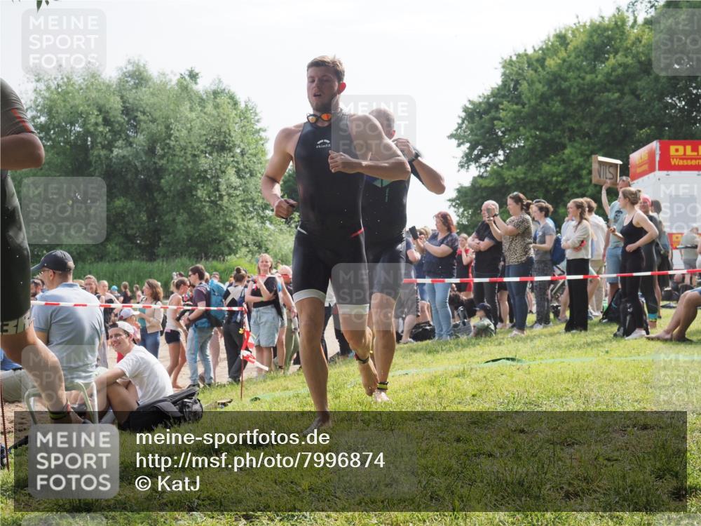 15.06.2025 - 27. Vierlanden-Triathlon KatJ http://msf.ph/oto/7996874 15.06.2025 09:55:37 Schwimmen 272, 316, 327, 329, 335, 548 meine-sportfotos.de