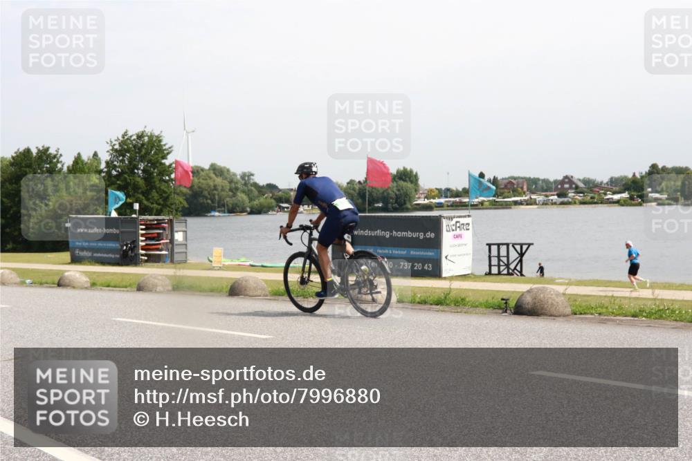 21.06.2025 - 27. Vierlanden-Triathlon H.Heesch http://msf.ph/oto/7996880 15.06.2025 11:31:34 Radfahren  meine-sportfotos.de