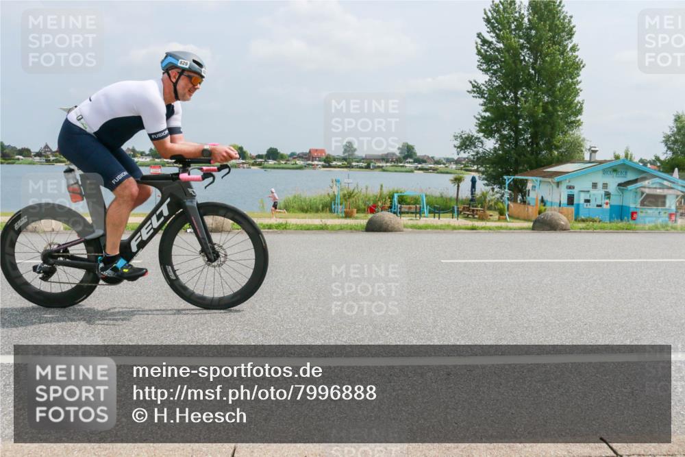 21.06.2025 - 27. Vierlanden-Triathlon H.Heesch http://msf.ph/oto/7996888 15.06.2025 12:23:34 Radfahren 733, 805, 812, 829 meine-sportfotos.de