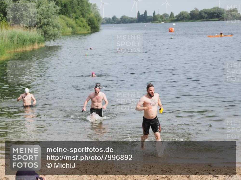 21.06.2025 - 27. Vierlanden-Triathlon MichiJ http://msf.ph/oto/7996892 15.06.2026 09:58:06 Schwimmen 289, 321 meine-sportfotos.de
