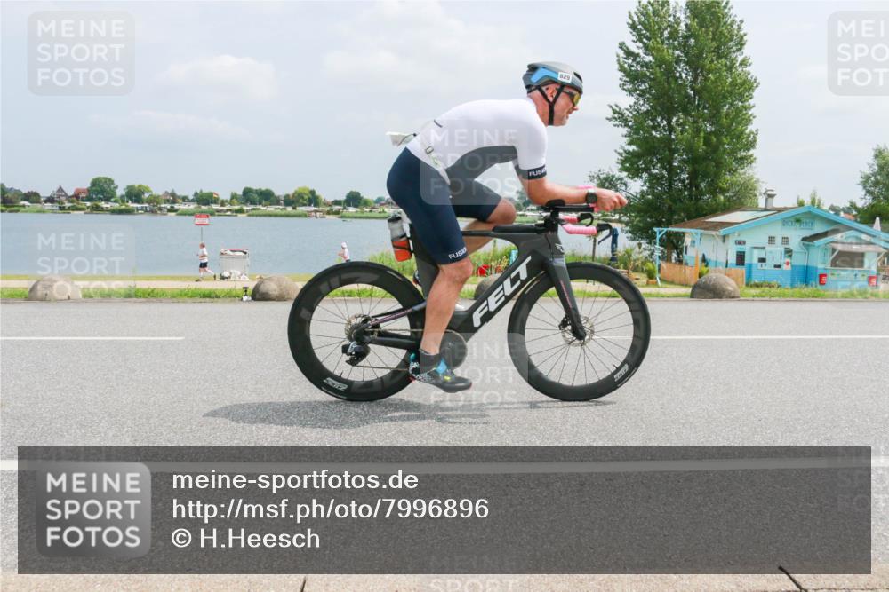 21.06.2025 - 27. Vierlanden-Triathlon H.Heesch http://msf.ph/oto/7996896 15.06.2025 12:23:34 Radfahren 733, 805, 812, 829 meine-sportfotos.de
