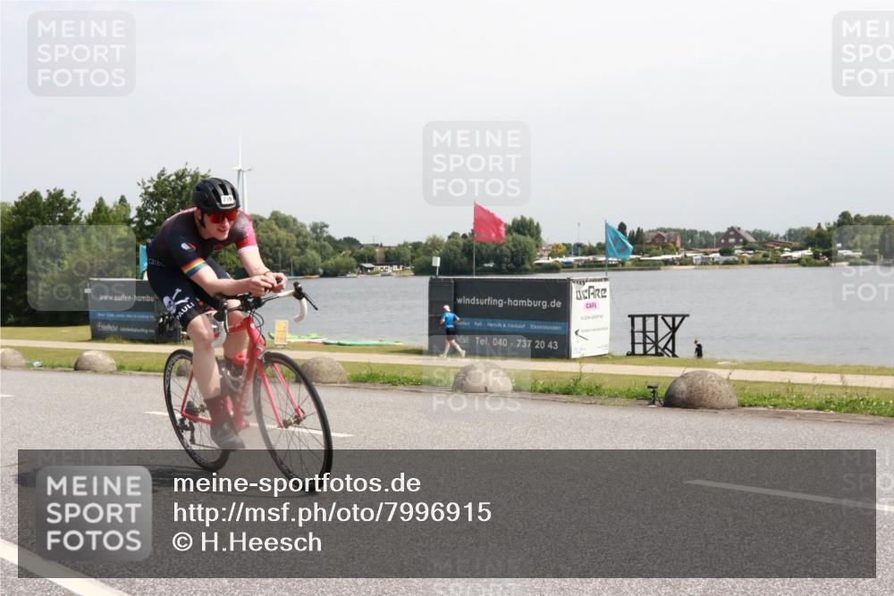21.06.2025 - 27. Vierlanden-Triathlon H.Heesch http://msf.ph/oto/7996915 15.06.2025 11:31:38 Radfahren 652, 759, 838 meine-sportfotos.de