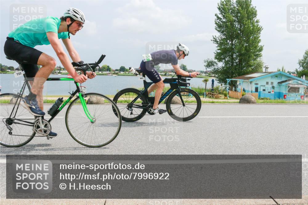 21.06.2025 - 27. Vierlanden-Triathlon H.Heesch http://msf.ph/oto/7996922 15.06.2025 12:23:39 Radfahren 733, 805, 812 meine-sportfotos.de