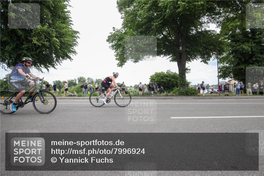 15.06.2025 - 7 Türme Triathlon Yannick Fuchs http://msf.ph/oto/7996924 15.06.2025 13:48:35 Radfahren 368, 810, 811, 854 meine-sportfotos.de