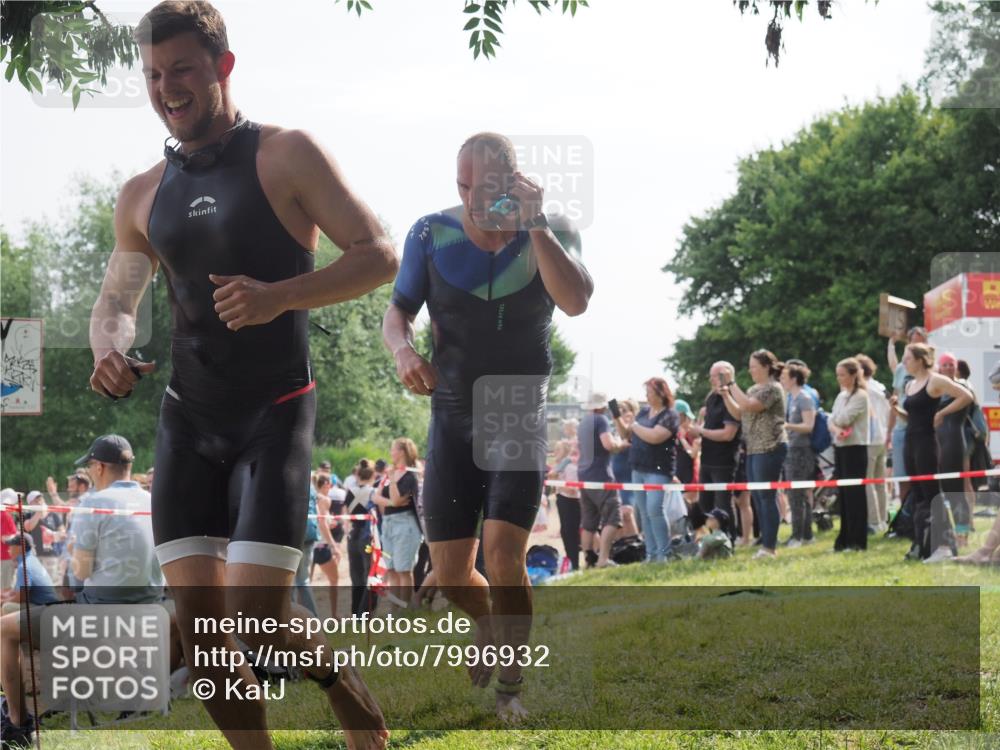 15.06.2025 - 27. Vierlanden-Triathlon KatJ http://msf.ph/oto/7996932 15.06.2025 09:55:38 Schwimmen 272, 273, 316, 329, 335, 548 meine-sportfotos.de
