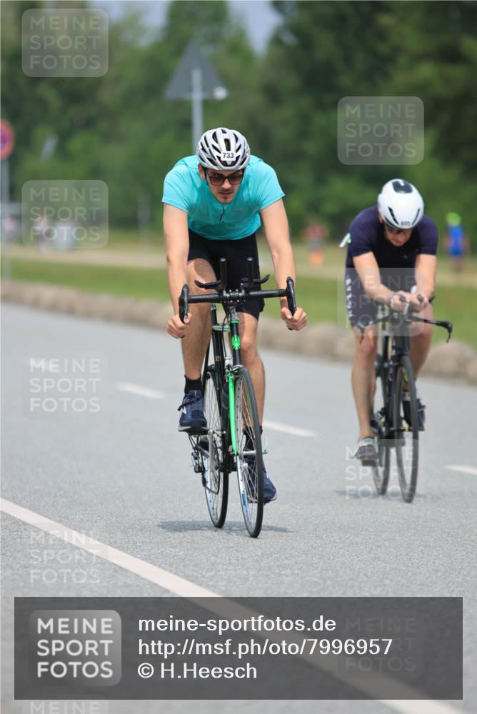 21.06.2025 - 27. Vierlanden-Triathlon H.Heesch http://msf.ph/oto/7996957 15.06.2025 12:23:35 Radfahren 733, 805, 812, 829 meine-sportfotos.de