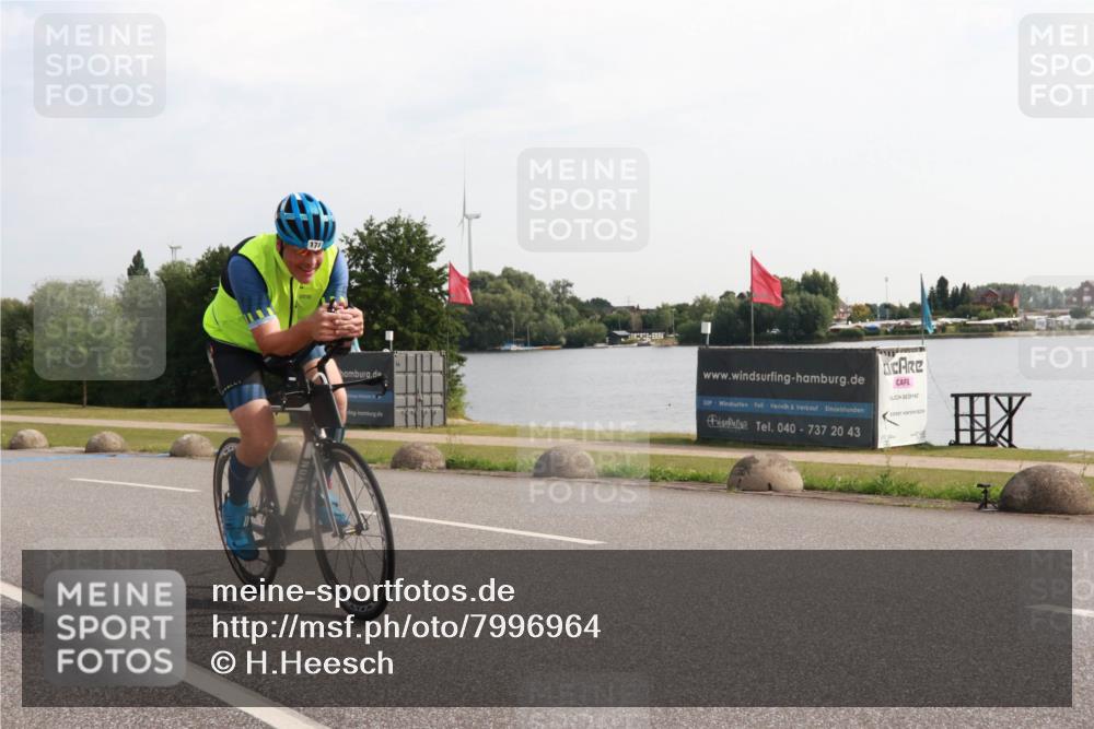 15.06.2025 - 27. Vierlanden-Triathlon H.Heesch http://msf.ph/oto/7996964 15.06.2025 09:31:30 Radfahren 13, 127, 148, 173 meine-sportfotos.de