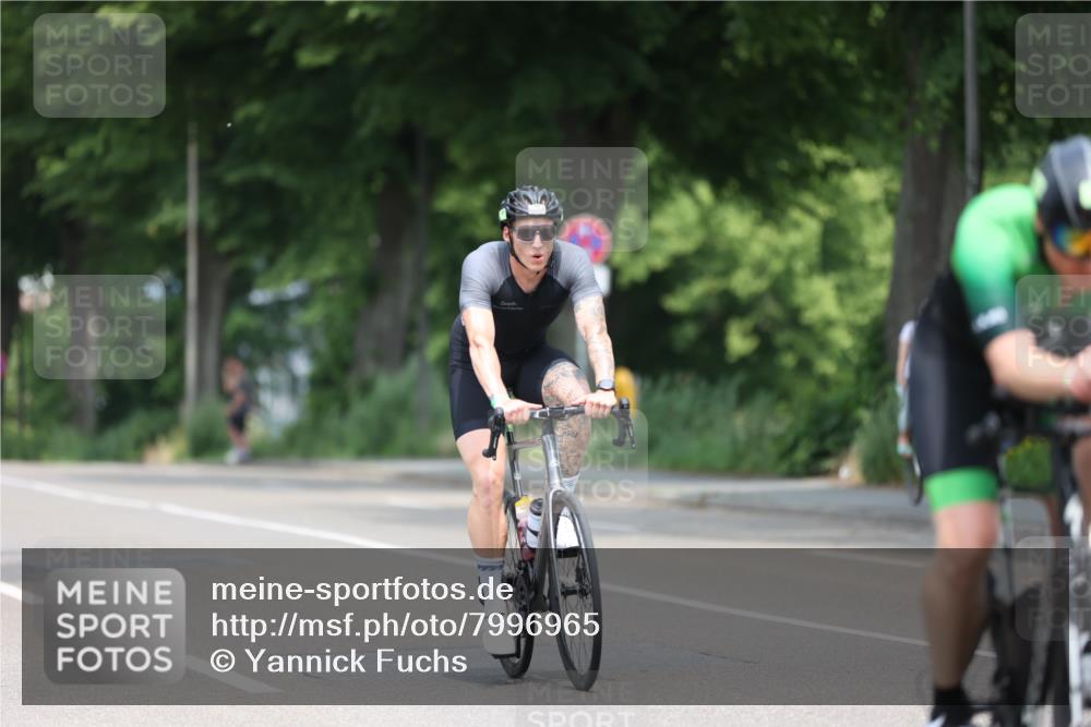 15.06.2025 - 7 Türme Triathlon Yannick Fuchs http://msf.ph/oto/7996965 15.06.2025 12:16:42 Radfahren 204, 278, 317, 406, 658 meine-sportfotos.de
