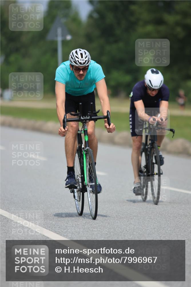 21.06.2025 - 27. Vierlanden-Triathlon H.Heesch http://msf.ph/oto/7996967 15.06.2025 12:23:35 Radfahren 733, 805, 812, 829 meine-sportfotos.de
