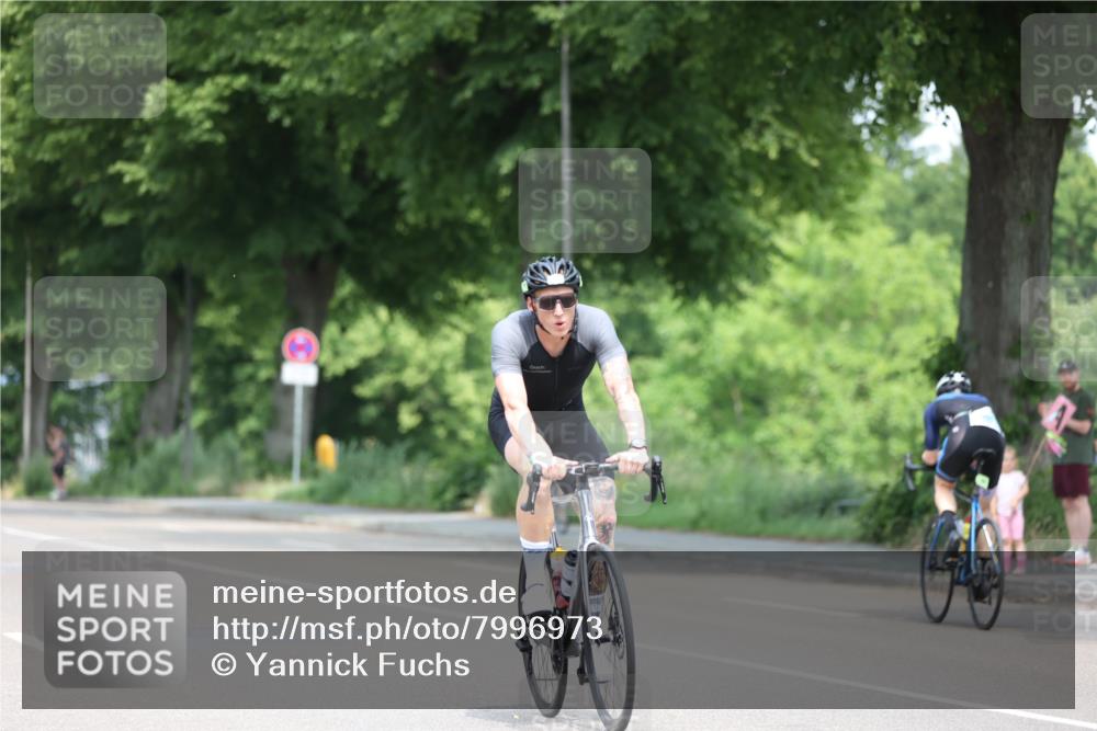 15.06.2025 - 7 Türme Triathlon Yannick Fuchs http://msf.ph/oto/7996973 15.06.2025 12:16:42 Radfahren 204, 278, 317, 406, 658 meine-sportfotos.de