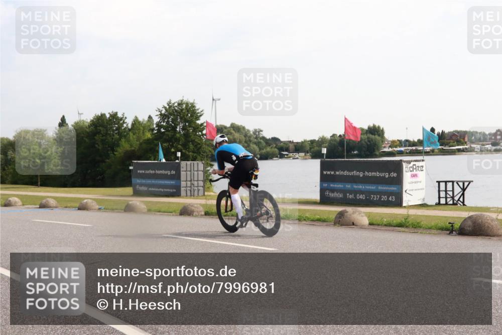 15.06.2025 - 27. Vierlanden-Triathlon H.Heesch http://msf.ph/oto/7996981 15.06.2025 09:31:41 Radfahren 106 meine-sportfotos.de