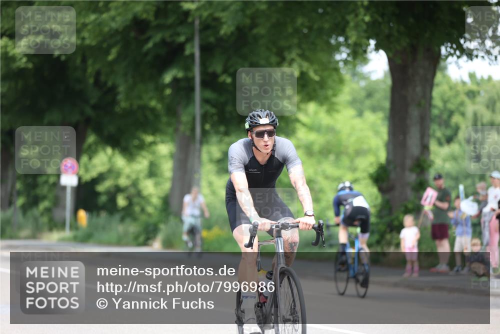 15.06.2025 - 7 Türme Triathlon Yannick Fuchs http://msf.ph/oto/7996986 15.06.2025 12:16:42 Radfahren 204, 278, 317, 406, 658 meine-sportfotos.de