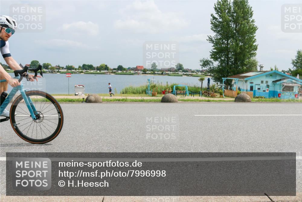 21.06.2025 - 27. Vierlanden-Triathlon H.Heesch http://msf.ph/oto/7996998 15.06.2025 12:24:00 Radfahren 681, 762, 871 meine-sportfotos.de