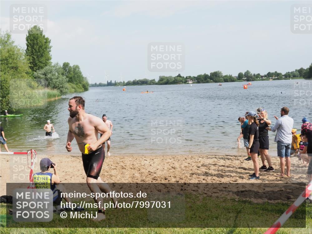 21.06.2025 - 27. Vierlanden-Triathlon MichiJ http://msf.ph/oto/7997031 15.06.2026 09:58:11 Schwimmen 289, 321, 360 meine-sportfotos.de