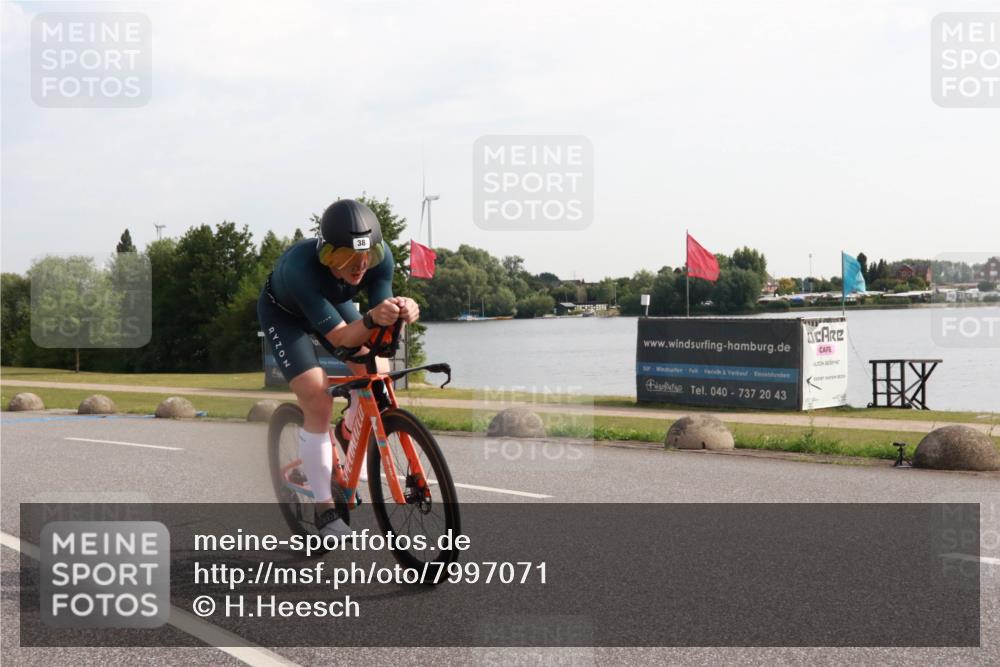 15.06.2025 - 27. Vierlanden-Triathlon H.Heesch http://msf.ph/oto/7997071 15.06.2025 09:32:04 Radfahren 18, 38, 93, 178, 185 meine-sportfotos.de