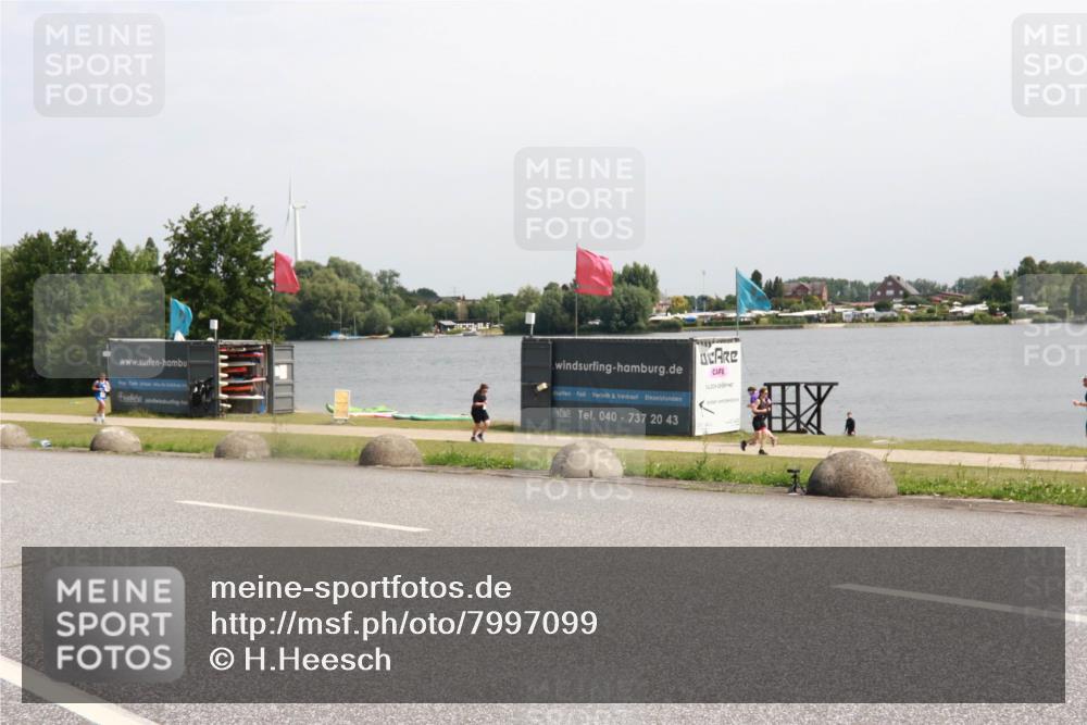 21.06.2025 - 27. Vierlanden-Triathlon H.Heesch http://msf.ph/oto/7997099 15.06.2025 11:31:55 Radfahren 113, 252, 898, 913 meine-sportfotos.de