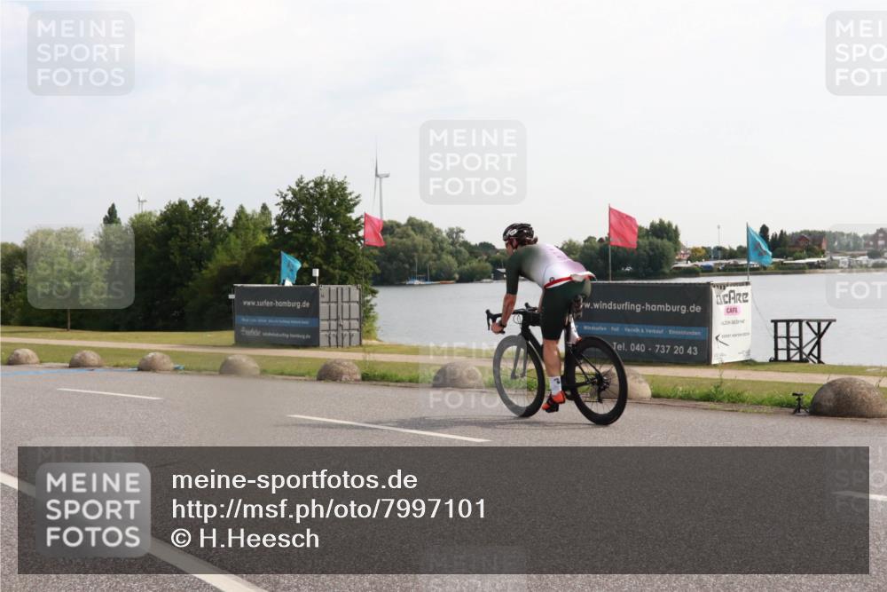 15.06.2025 - 27. Vierlanden-Triathlon H.Heesch http://msf.ph/oto/7997101 15.06.2025 09:32:21 Radfahren 169 meine-sportfotos.de