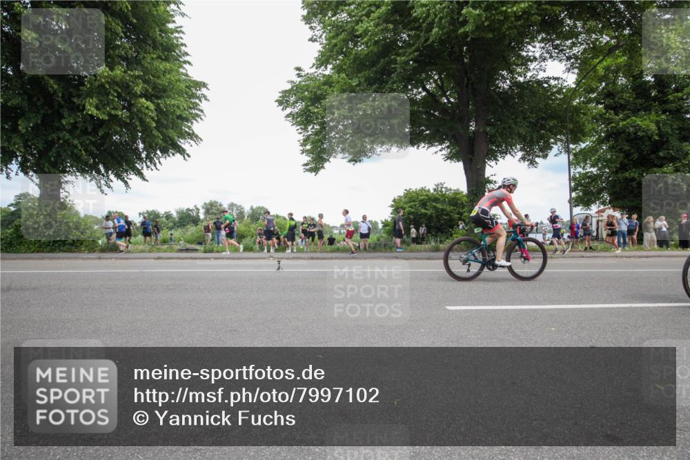 15.06.2025 - 7 Türme Triathlon Yannick Fuchs http://msf.ph/oto/7997102 15.06.2025 13:48:55 Radfahren 212, 230, 428, 761, 796, 806, 1092, 1110 meine-sportfotos.de