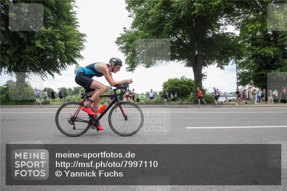 15.06.2025 - 7 Türme Triathlon Yannick Fuchs http://msf.ph/oto/7997110 15.06.2025 13:48:56 Radfahren 212, 230, 428, 761, 796, 806, 1092, 1110 meine-sportfotos.de