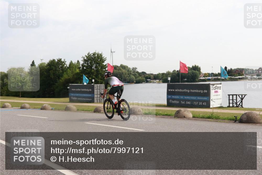 15.06.2025 - 27. Vierlanden-Triathlon H.Heesch http://msf.ph/oto/7997121 15.06.2025 09:32:21 Radfahren 169 meine-sportfotos.de