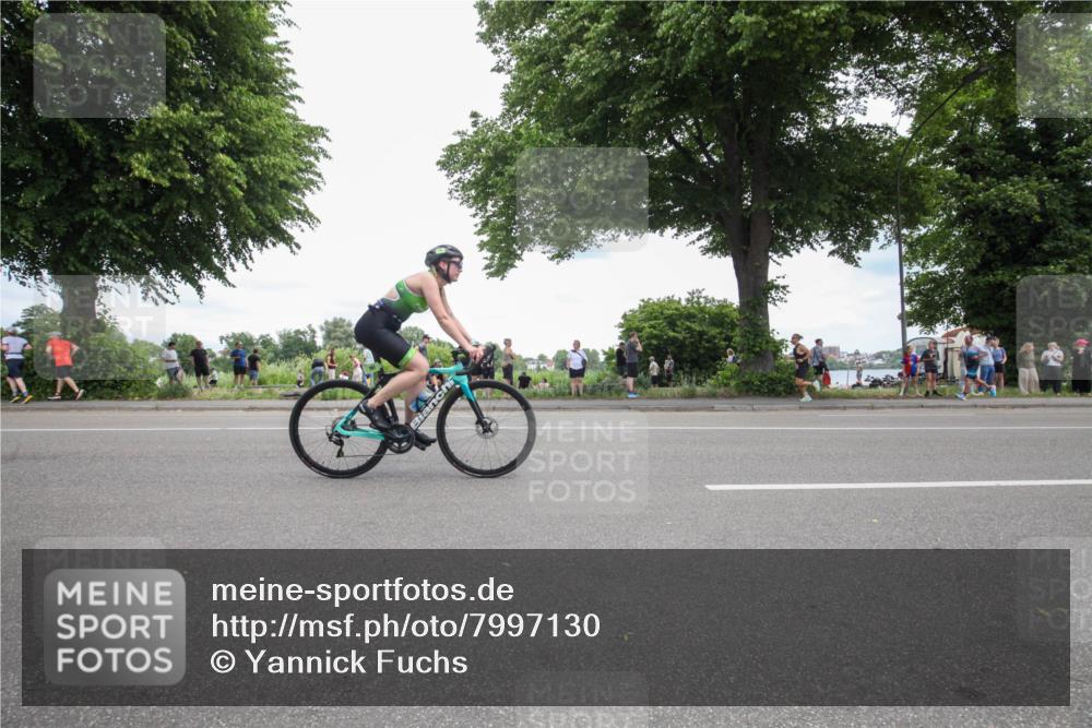 15.06.2025 - 7 Türme Triathlon Yannick Fuchs http://msf.ph/oto/7997130 15.06.2025 13:49:03 Radfahren 230, 304, 307, 706, 756, 761, 1110 meine-sportfotos.de