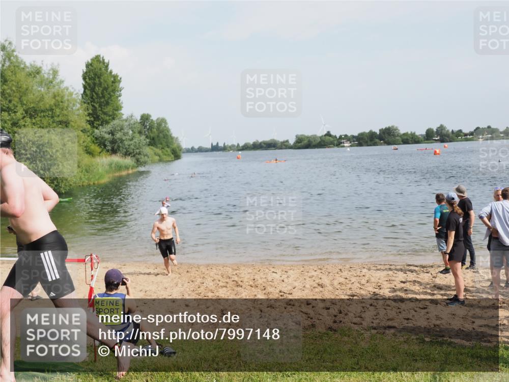 21.06.2025 - 27. Vierlanden-Triathlon MichiJ http://msf.ph/oto/7997148 15.06.2026 09:58:15 Schwimmen 289, 321, 360 meine-sportfotos.de