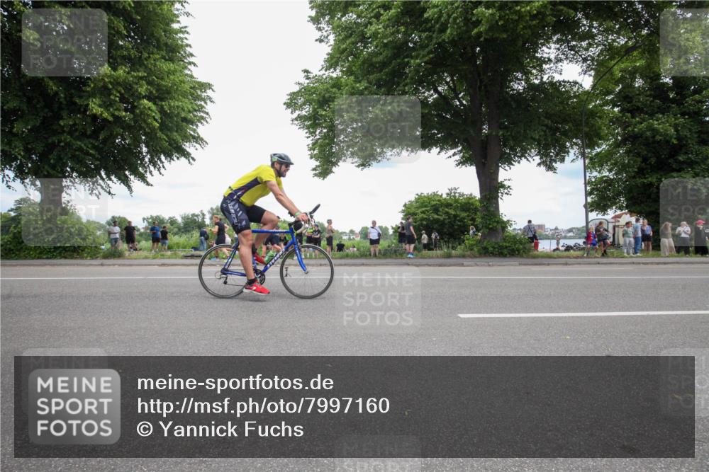15.06.2025 - 7 Türme Triathlon Yannick Fuchs http://msf.ph/oto/7997160 15.06.2025 13:49:08 Radfahren 304, 307, 706, 756 meine-sportfotos.de
